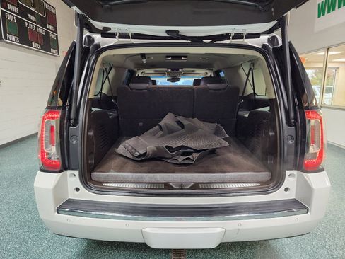 Used 2020 GMC Yukon XL Denali w/ Denali Ultimate Package image 24