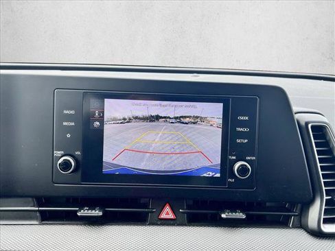 Used 2024 Kia Sportage LX image 14