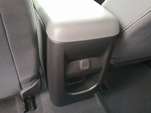 Certified 2021 Chevrolet Colorado W/T w/ Custom Special Edition image 11