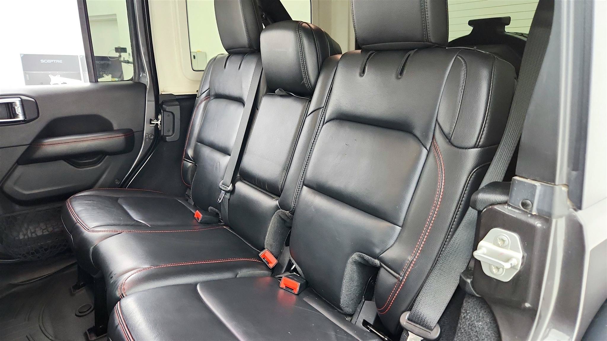 Used 2020 Jeep Wrangler Unlimited Rubicon AWD/4WD image 32
