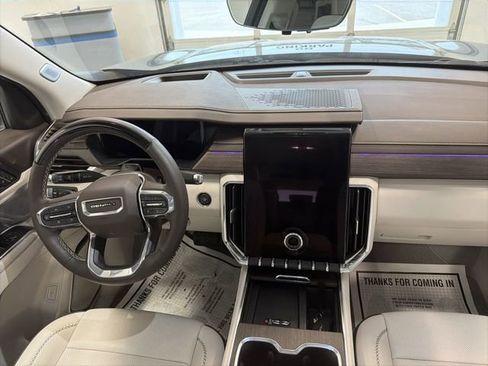 Used 2025 GMC Acadia Denali w/ Super Cruise Package image 28