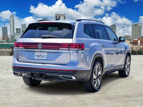 Certified 2026 Volkswagen Atlas SE FWD image 6