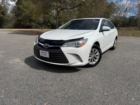 Used 2016 Toyota Camry LE image 30
