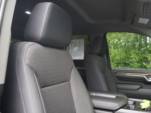 Used 2024 Chevrolet Silverado 2500 LT AWD/4WD image 42