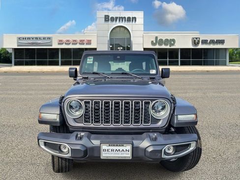 Used 2025 Jeep Wrangler Unlimited Sahara w/ Safety Group AWD/4WD image 5