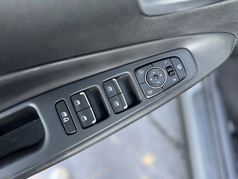 Used 2022 Hyundai Santa Fe Limited FWD image 13