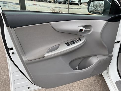 Used 2013 Toyota Corolla LE w/ Premium Pkg image 24