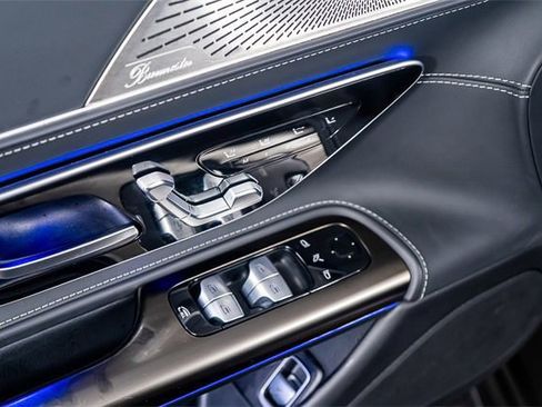 Used 2022 Mercedes-Benz SL 63 AMG 4MATIC w/ AMG Aerodynamic Package image 49