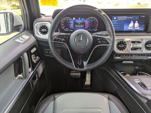 Used 2025 Mercedes-Benz G 550 image 16