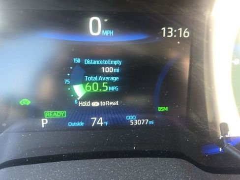 Used 2022 Toyota Corolla LE image 11