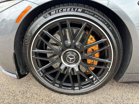 Used 2022 Mercedes-Benz SL 63 AMG 4MATIC w/ AMG Aerodynamic Package image 8