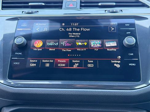 Used 2023 Volkswagen Tiguan SEL R-Line image 30