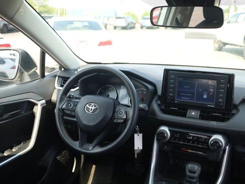 Used 2022 Toyota RAV4 LE AWD/4WD image 20