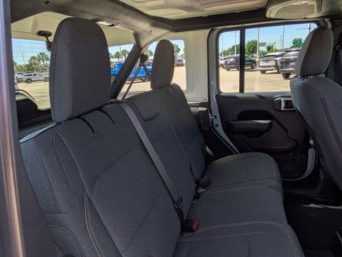 Used 2024 Jeep Wrangler Sport S image 16