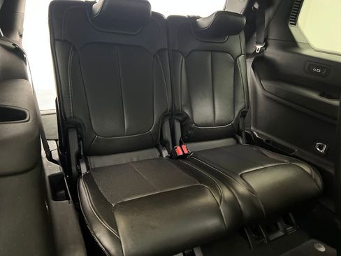 Used 2024 Jeep Grand Cherokee L Limited w/ Luxury Tech Group II image 32