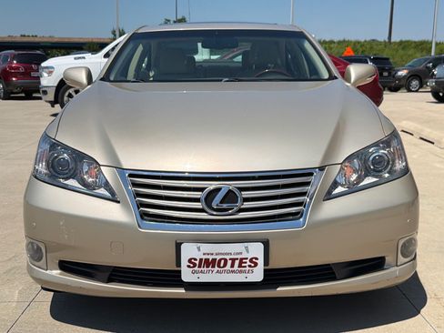 Used 2011 Lexus ES 350 w/ Preferred Accessory Package FWD image 3