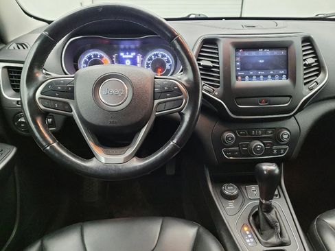 Used 2019 Jeep Cherokee Latitude Plus w/ Cold Weather Group image 22