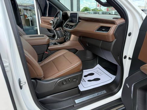 Used 2021 Chevrolet Tahoe High Country w/ Premium Package AWD/4WD image 18