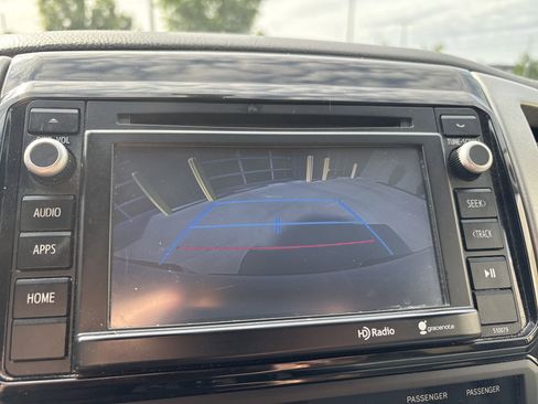 Used 2015 Toyota Tacoma 4x4 Double Cab w/ SR5 Package image 25
