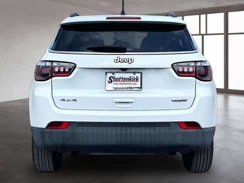 Used 2024 Jeep Compass Latitude AWD/4WD image 5