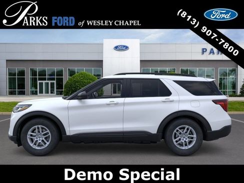 New 2026 Ford Explorer Active RWD image 3