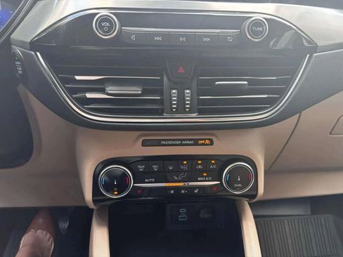 Used 2022 Ford Escape Titanium w/ Class II Trailer Tow Package image 34