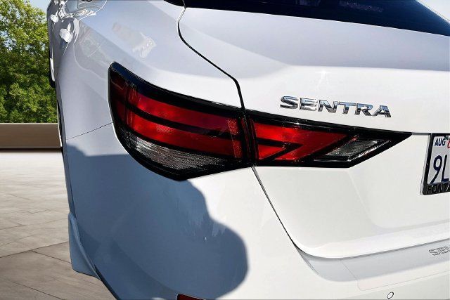 Used 2024 Nissan Sentra SV FWD image 22
