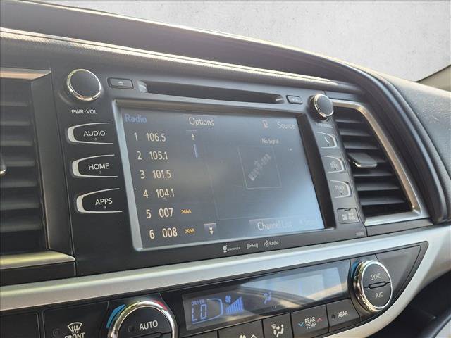 Used 2019 Toyota Highlander XLE AWD/4WD image 16