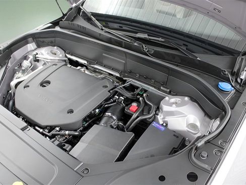 New 2026 Volvo XC90 B6 Plus w/ Protection Package Premier image 27