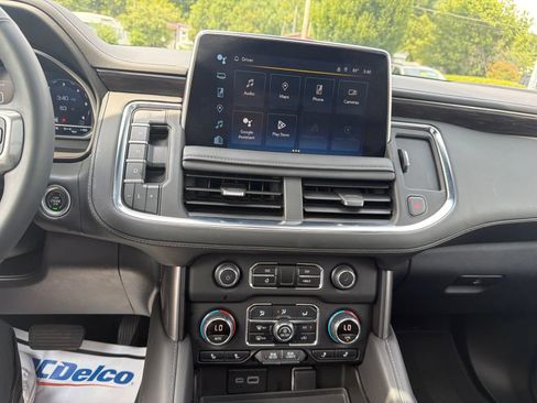 Used 2023 Chevrolet Tahoe Z71 w/ Luxury Package AWD/4WD image 11