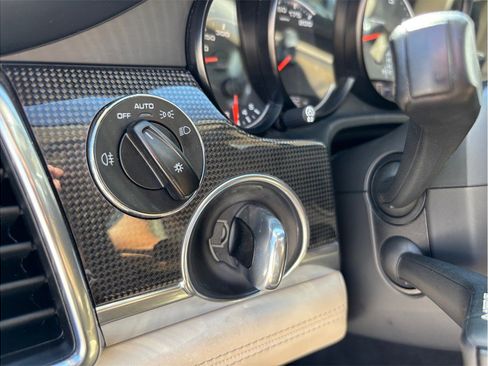 Used 2014 Porsche Panamera 4S image 29