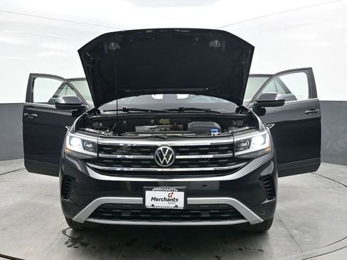 Used 2022 Volkswagen Atlas Cross Sport SE image 36
