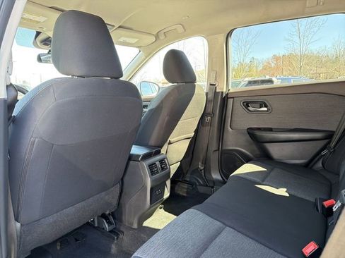 Used 2023 Nissan Rogue SV image 13