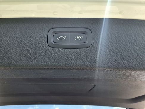 Certified 2025 Volvo XC90 B5 Core AWD/4WD image 14