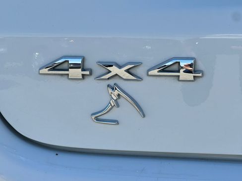 Used 2024 Jeep Compass Latitude AWD/4WD image 9