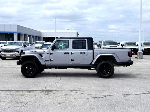 Used 2021 Jeep Gladiator Sport AWD/4WD image 3