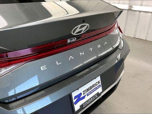 New 2026 Hyundai Elantra Hybrid FWD image 36