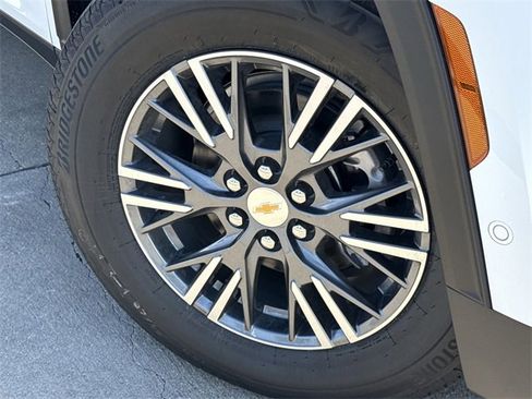 New 2026 Chevrolet Traverse LT w/ Enhanced Driving Package image 9