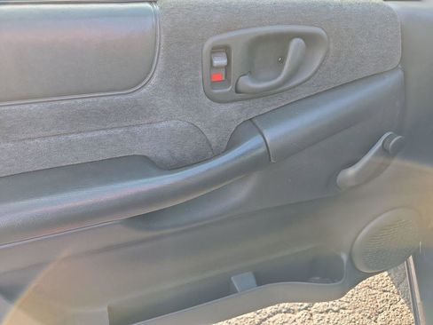 Used 1998 Chevrolet S10 Pickup LS w/ Preferred Equipment Group image 5