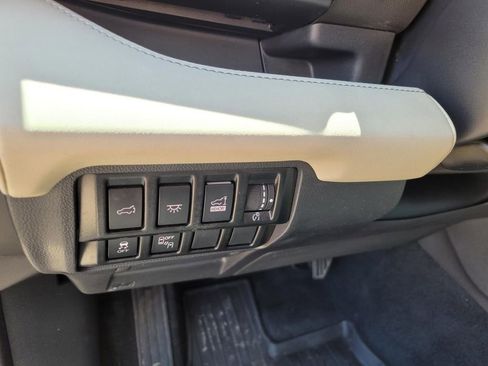 Used 2021 Subaru Ascent Touring image 29