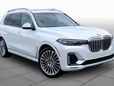 Used 2021 BMW X7 xDrive40i w/ Executive Package AWD/4WD image 3