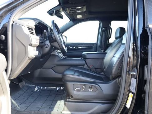 Used 2023 GMC Yukon Denali image 11