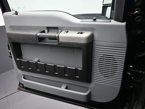 Used 2016 Ford F250 XLT w/ FX4 Off-Road Package image 16