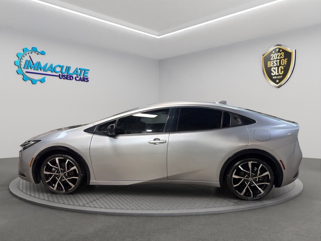 Used 2024 Toyota Prius Prime FWD image 2