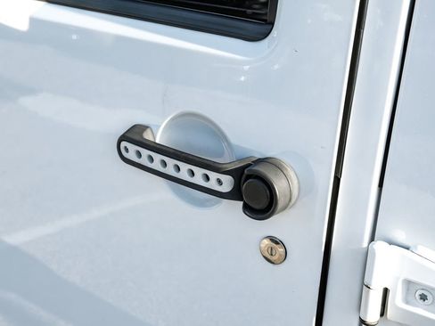 Used 2015 Jeep Wrangler Unlimited Sahara w/ Quick Order Package 24X image 39