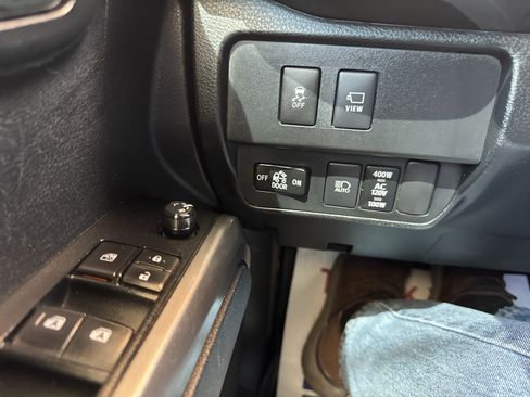 Used 2021 Toyota Tacoma Limited w/ Nightshade Package AWD/4WD image 31