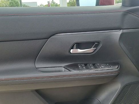 New 2025 Nissan Kicks SR w/ SR Premium Package image 23