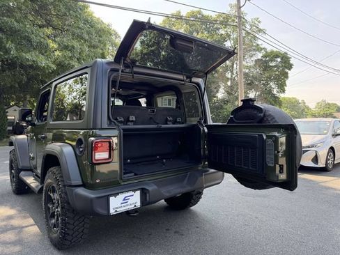 Used 2022 Jeep Wrangler Sport AWD/4WD image 11