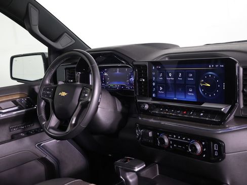 Used 2024 Chevrolet Silverado 1500 High Country w/ High Country Premium Package AWD/4WD image 36