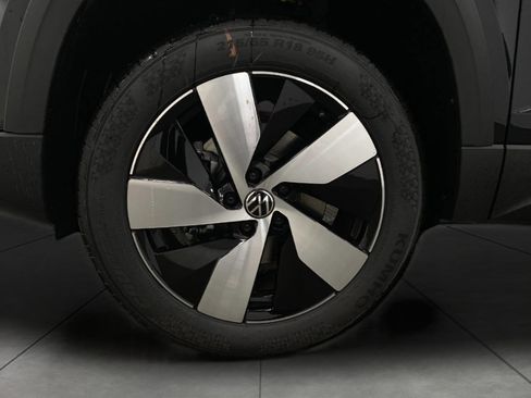 New 2026 Volkswagen Taos S image 11